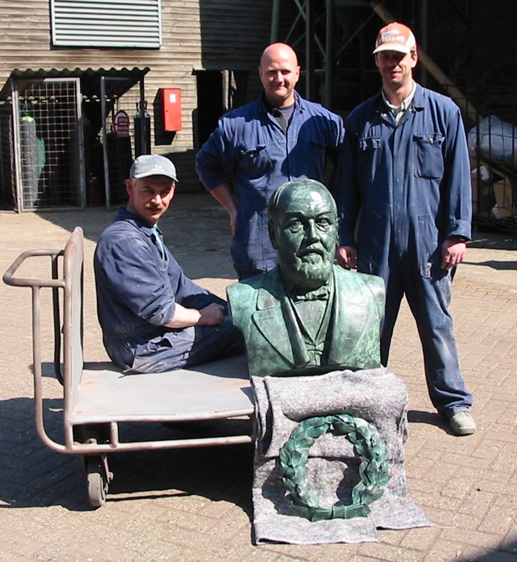 das Team von der königlichen Giesserei Eijsbouts in Asten NL